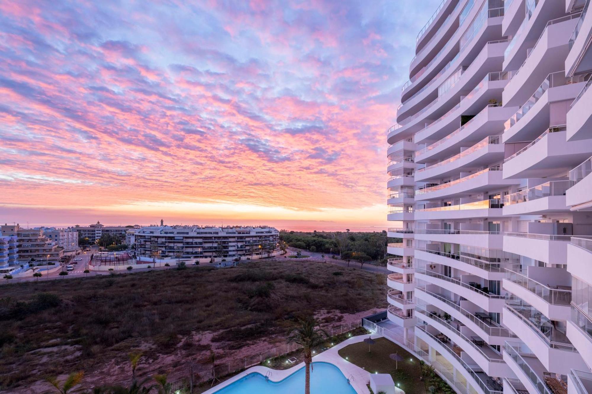 Gran Canet 2Br! Walk To Beach, Sea View, Sauna & Gym كانيت ذي بيرينغير المظهر الخارجي الصورة